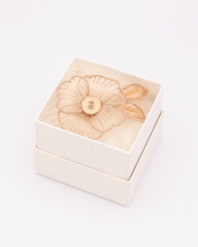 画像1: オーガンジーのお花のブローチ