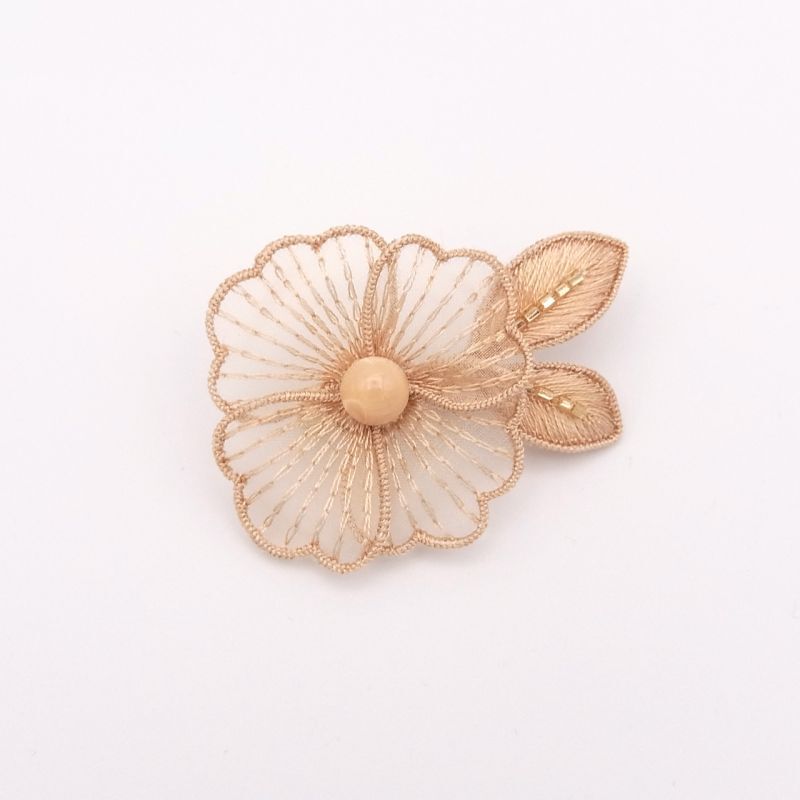 オーガンジーのお花のブローチ - KeiFerida